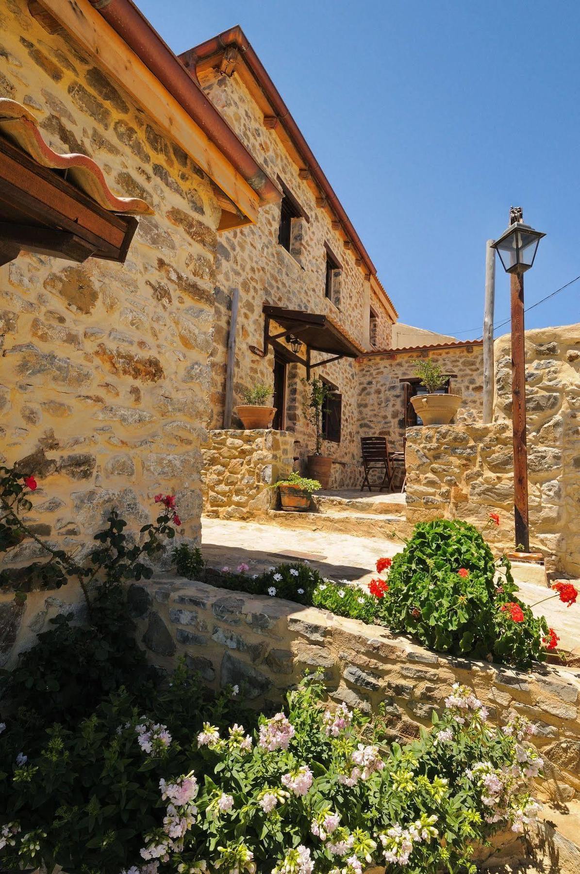Thalori Traditional Ecotourism Village Kapetaniana Экстерьер фото