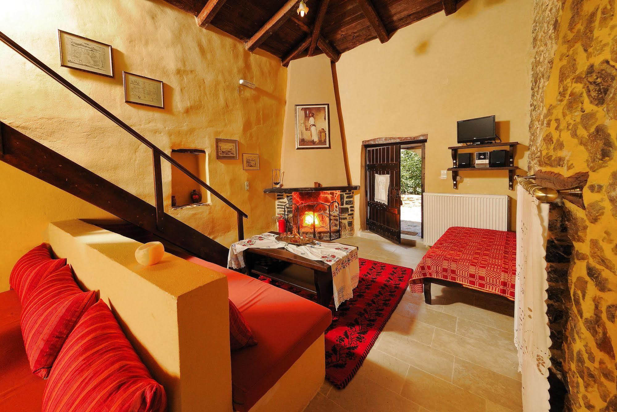 Thalori Traditional Ecotourism Village Kapetaniana Экстерьер фото